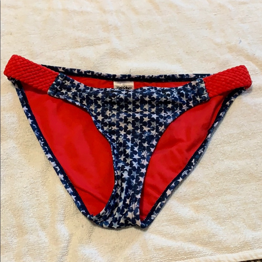 bikini - Picture 4 of 6